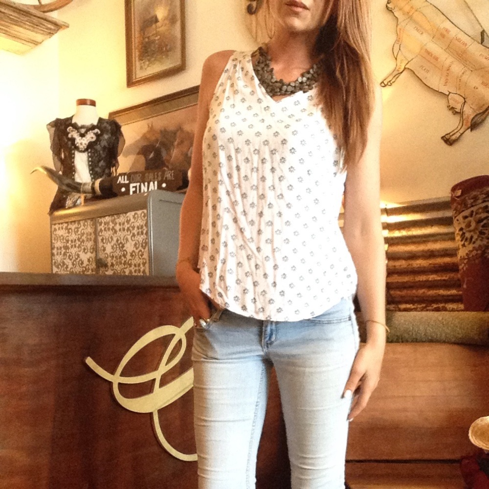 Old Navy white tank with blue design